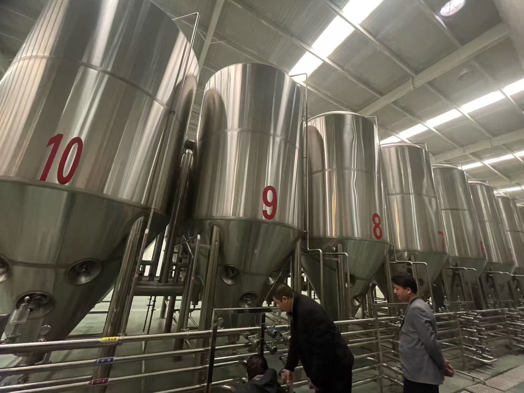 甘谷精酿啤酒设备厂—平面布置、设备设计、制造、调试、培训等一条龙服务